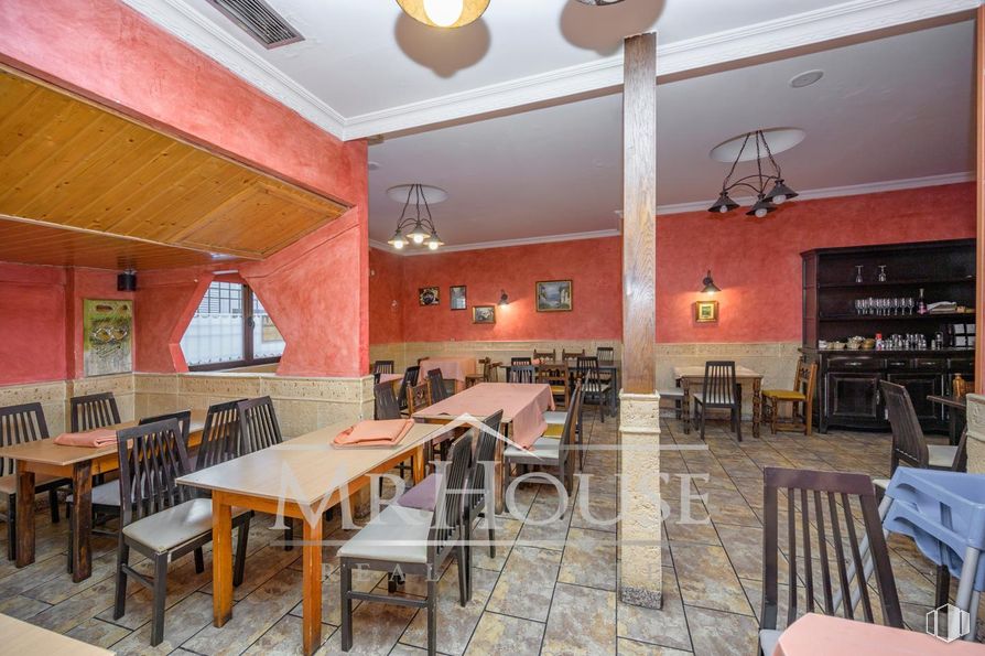 Retail for sale at Calle Dos Amigos, Parla, Madrid, 28980 with light fixture, kitchen & dining room table, lighting, chair, table, window, furniture, interior design, flooring and ceiling around