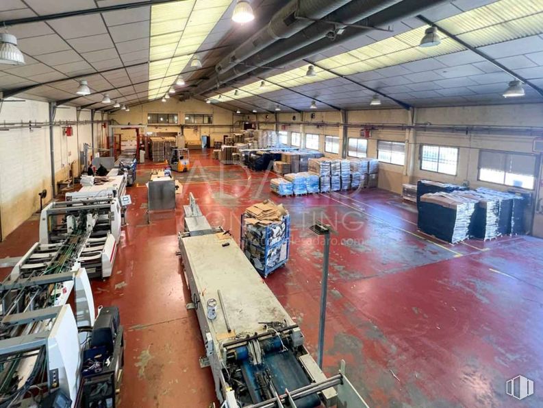 Industrial for sale at Calle Bell, Getafe, Madrid, 28906 with flooring, floor, ceiling, industry, technology, hall, machine, metal, warehouse and factory around