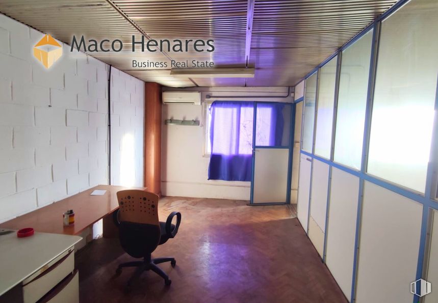 Industrial for rent at Calle Lisboa, 9, Torres de la Alameda, Madrid, 28813 with chair, desk, furniture, interior design, flooring, floor, ceiling, lighting, room and glass around