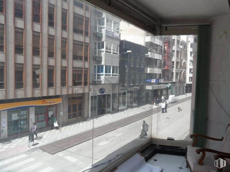 Office for sale & for rent at Calle Fermín Caballero, Cuenca, 16004 with building, window, urban design, condominium, fixture, commercial building, facade, tower block, city and metropolitan area around