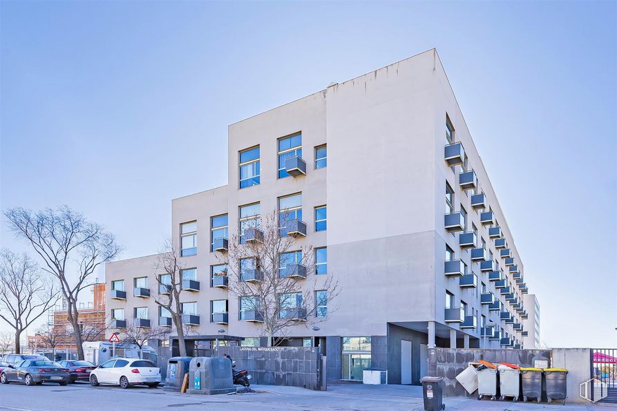 Oficina en venta en Calle Laguna del Marquesado, 11, Villaverde, Madrid, 28021 con coche, edificio, cielo, luz de la calle, ventana, neumático, árbol, diseño urbano, bloque de pisos y condominio alrededor