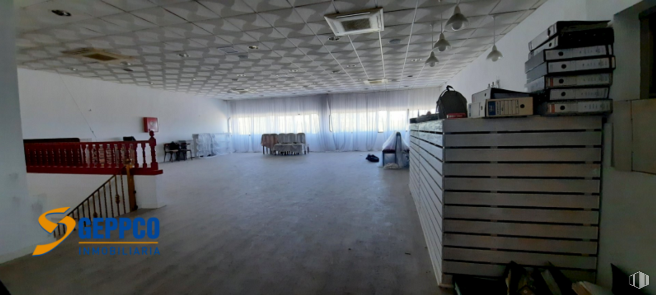 Industrial for sale at Plaza Industrial Carretera Borox Calle D, Esquivias, Toledo, 45221 with packaged goods, furniture, wood, floor, flooring, hall, building, ceiling, hardwood and event around