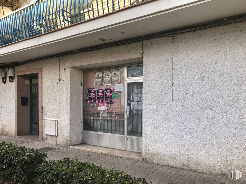 Local en venta en Avenida Belén, 20, Ciempozuelos, Madrid, 28350 con puerta, planta, pared, madera, fuente, fachada, arte, carretera, ciudad y edificio alrededor