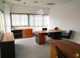 Office for rent at Zona industrial, Rivas-Vaciamadrid, Madrid, 28529 with chair, cabinetry, table, lighting, furniture, building, desk, wood, office chair and interior design around