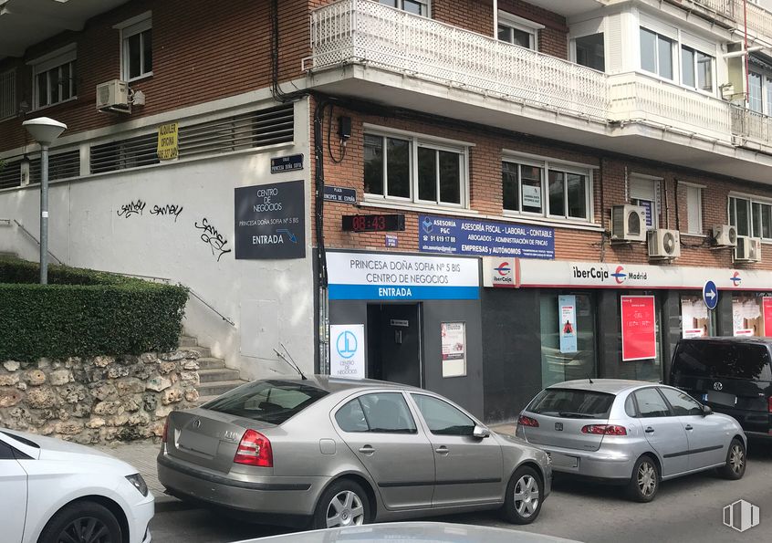 Oficina en alquiler en Calle Princesa Doña Sofía, 5, Alcorcón, Madrid, 28924 con coche, neumático, rueda, ventana, luz de estacionamiento automotriz, vehículo terrestre, vehículo, luz trasera y de freno para automóviles, edificio y luz de posición lateral automotriz alrededor