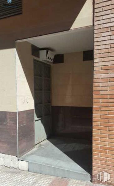 Retail for sale at Zona Fuerte San Francisco, Guadalajara, 19005 with fixture, brickwork, building material, rectangle, brick, wood, composite material, flooring, facade and shade around