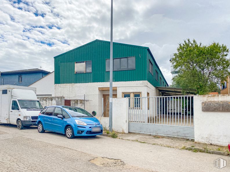 Nave en venta en Calle Anastasio Nieto, Collado Villalba, Madrid, 28400 con coche, camión, luz de estacionamiento, rueda, neumático, nube, cielo, vehículo, azul y vehículo de motor alrededor