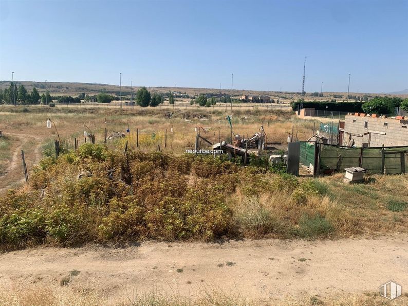 Land for sale at Calle Crisantemo, Ávila, 05002 with sky, plant, plant community, ecoregion, land lot, tree, natural landscape, plain, grass and grassland around