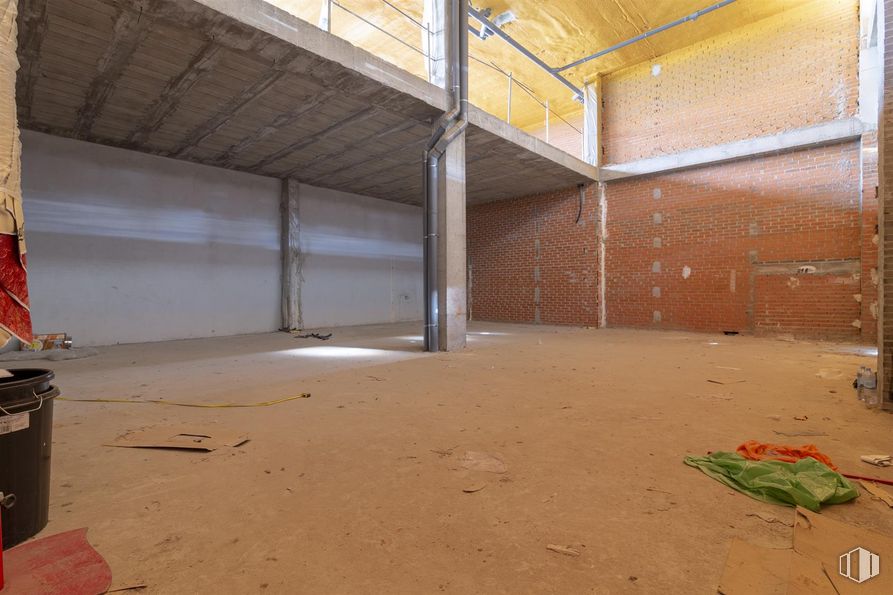 Local en alquiler y venta en Calle Pablo Picasso, Alcorcón, Madrid, 28922 con contenedor de basura, propiedad, madera, suelos, suelo, hall, pared, material de construcción, material compuesto y tintes y matices alrededor