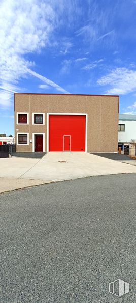 Nave en alquiler en Calle Gremio de los Tejeros, 6, Segovia, 40195 con nube, cielo, edificio, superficie de la carretera, ventana, asfalto, puerta, lote de terreno, casa y accesorio alrededor