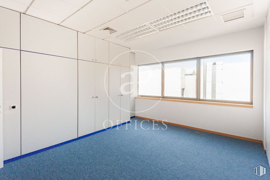 Oficina en alquiler en Avenida Industria, Alcobendas, Madrid, 28108 con ventana, edificio, casa, suelos, hall, suelo, puerta, accesorio, madera y techo alrededor