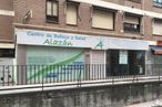 Local en alquiler en Plaza Albufera, 7, Fuenlabrada, Madrid, 28945 con ventana, edificio, valla, barrio, fachada, accesorio, diseño urbano, ciudad, área metropolitana y gas alrededor