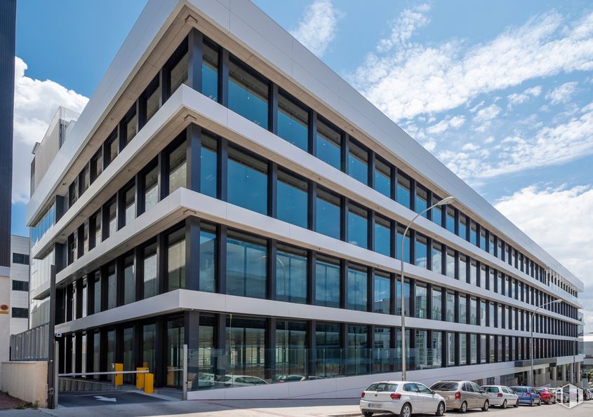 Oficina en alquiler en Calle Valentín Beato, 21, San Blas - Canillejas, Madrid, 28037 con coche, edificio, nube, cielo, propiedad, arquitectura, diseño urbano, rueda, vehículo y barrio alrededor