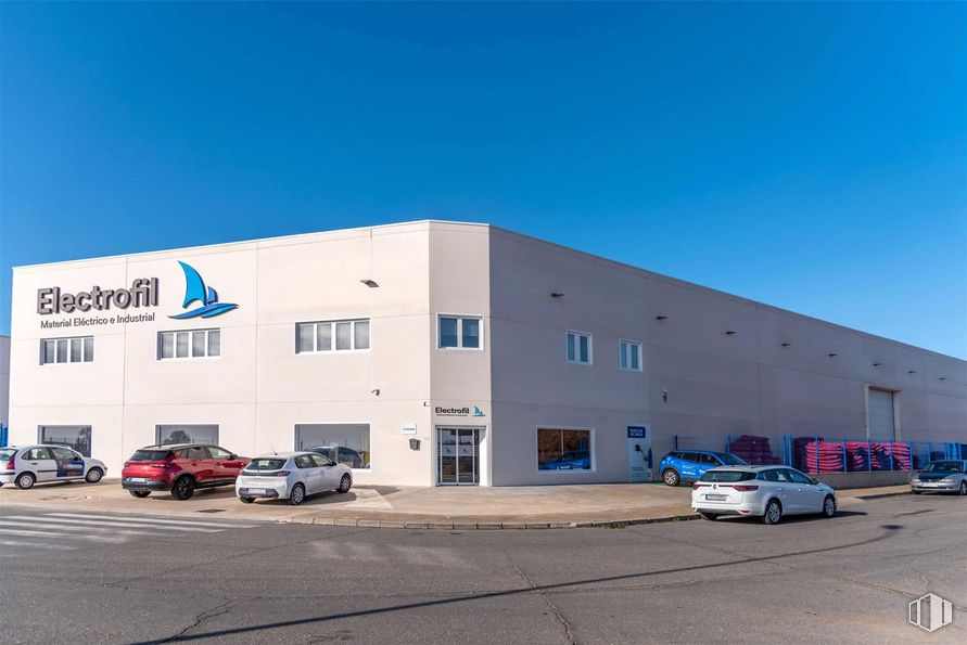 Industrial for sale at Avenida Industria, 177(P), Numancia de la Sagra, Toledo, 45230 with car, advertising and company around