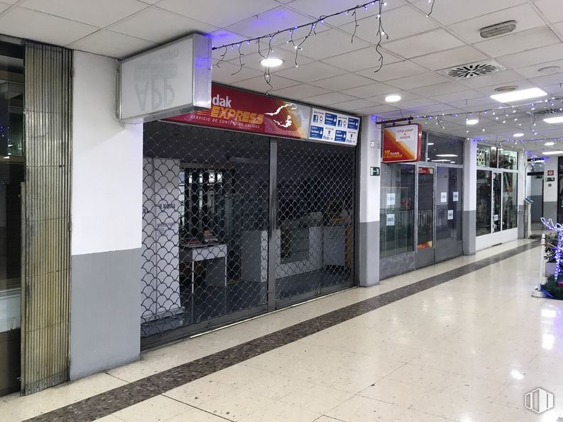 Local en venta en Centro Comercial Zoco, Calle Santa Teresa, 1, Arganda del Rey, Madrid, 28500 con accesorio, planta de interior, material compuesto, vidrio, fachada, ciudad, planta, edificio comercial, venta minorista y suelo alrededor