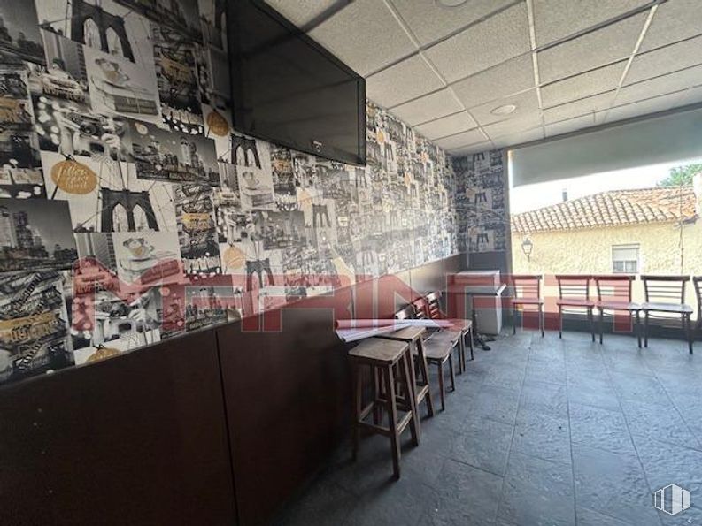 Retail for rent at Centro, Seseña, Toledo, 45223 with stool, chair, wall, concrete, brick, brickwork, restaurant and advertising around