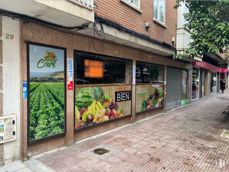 Retail for rent at Calle Charco, 29, Leganés, Madrid, 28911 with window, property, building, plant, road surface, tree, art, facade, sidewalk and urban design around