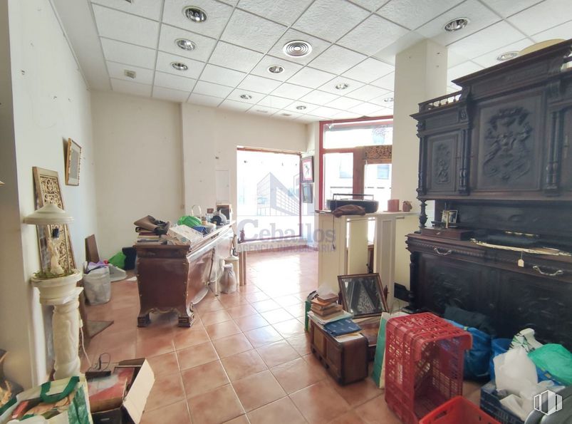 Retail for rent at Calle Barrionuevo, Guadalajara, 19001 with furniture, building, picture frame, wood, interior design, living room, television, house, floor and couch around