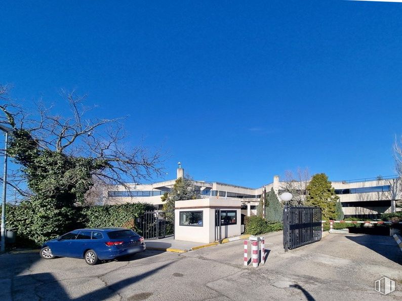 Oficina en venta en Edificio Ecu, Calle Pollensa, 6, Las Rozas de Madrid, Madrid, 28230 con coche, edificio, cielo, propiedad, vehículo, neumático, planta, rueda, asfalto y superficie de carretera alrededor