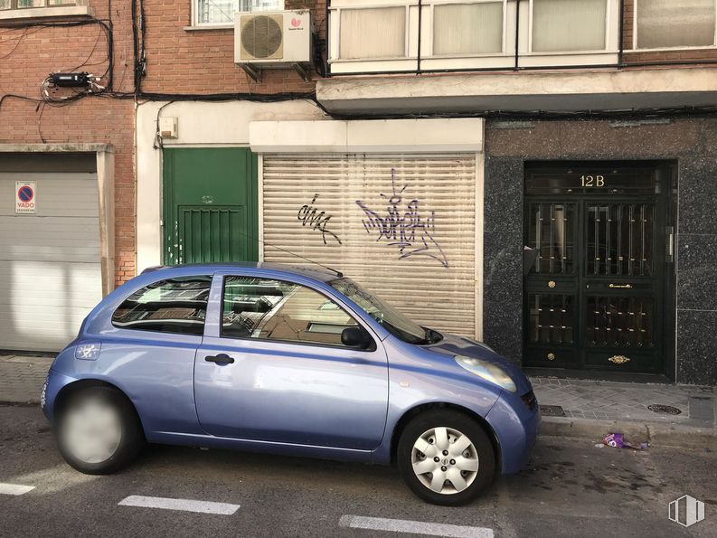 Local en venta en Calle Jaime Hermida, San Blas - Canillejas, Madrid, 28037 con rueda, coche, puerta, neumático, luz de estacionamiento automotriz, vehículo terrestre, vehículo, vehículo motorizado, espejo retrovisor lateral automotriz y campana alrededor