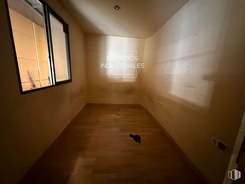 Nave en venta en Calle Moreras, 1, Ciempozuelos, Madrid, 28350 con ventana, accesorio, madera, edificio, suelo, suelos, tintes y matices, madera dura, techo y sombra alrededor