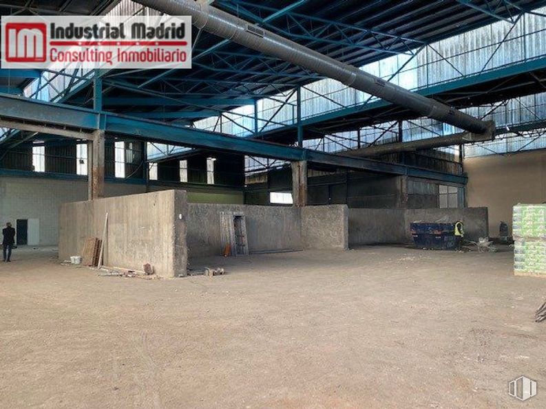 Industrial for rent at Calle Rivas, Vicálvaro, Madrid, 28052 with window, shade, building, beam, gas, hall, house, metal, flooring and composite material around