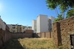 Land for sale & for rent at Calle Puerto Alto, Puente de Vallecas, Madrid, 28053 with building, sky, plant, window, land lot, tree, urban design, residential area, facade and real estate around