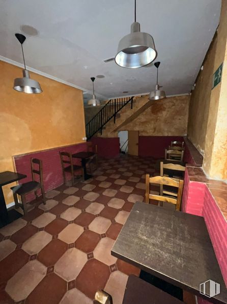 Retail for sale at Calle Juan Ramón Jiménez, Móstoles, Madrid, 28932 with lighting, table, property, furniture, wood, chair, architecture, tile flooring, interior design and house around