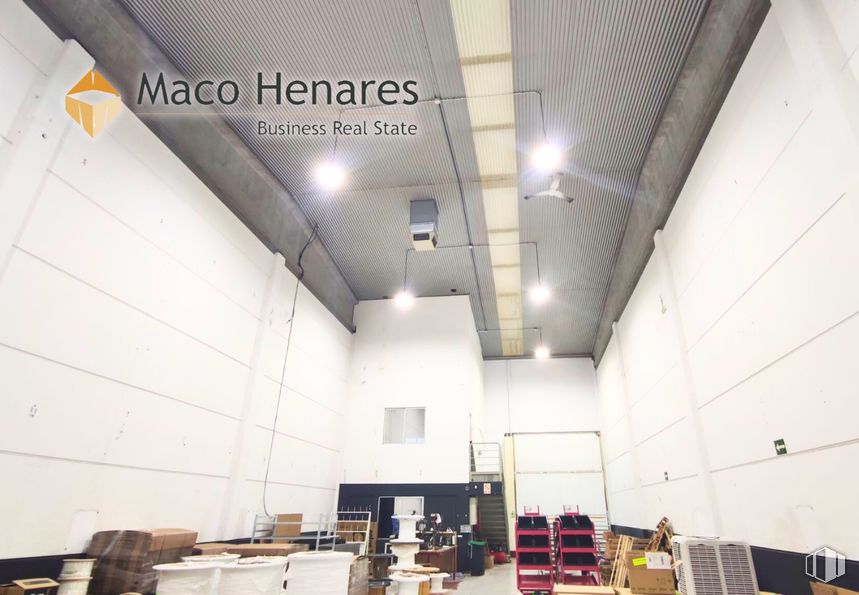 Industrial for rent at Zona industrial Inbisa, Alcalá de Henares, Madrid, 28802 with flooring, floor, ceiling, lighting, interior design, composite material, light fixture, hall, cleanliness and daylighting around