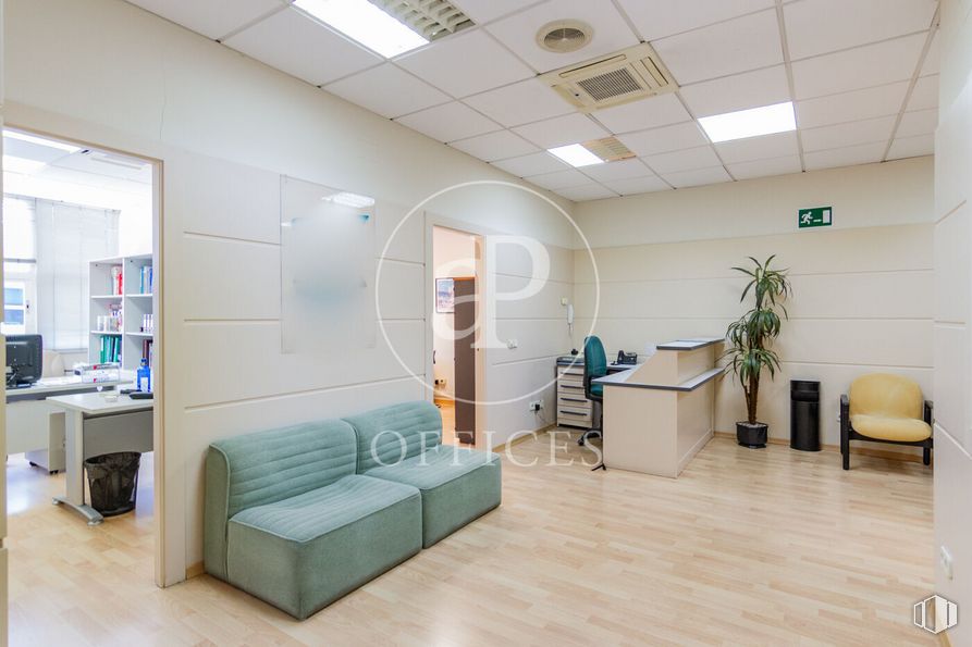 Oficina en venta en Calle Valentín Beato, San Blas - Canillejas, Madrid, 28053 con sofá, silla, mueble, edificio, planta de interior, planta, confort, casa, suelos y suelo alrededor