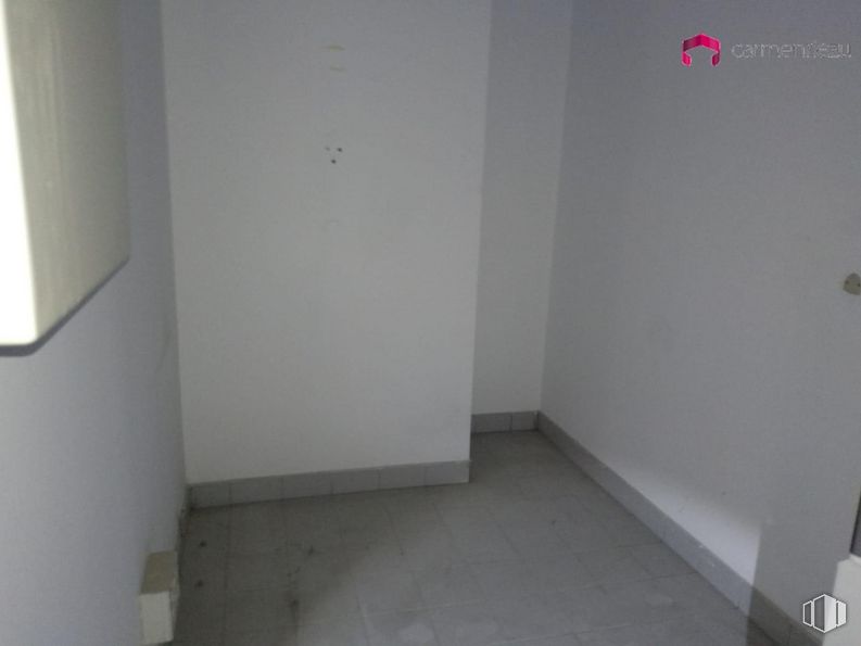 Local en venta en Calle Doctor Santero, 6, Tetuán, Madrid, 28039 con accesorio, suelos, casa, gas, techo, material compuesto, habitación, escayola, fuente y vidrio alrededor