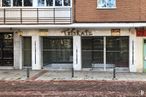 Retail for sale & for rent at Plaza Santo Domingo, 2, Alcorcón, Madrid, 28922 with window, building, door, property, daytime, fixture, architecture, brick, brickwork and road surface around