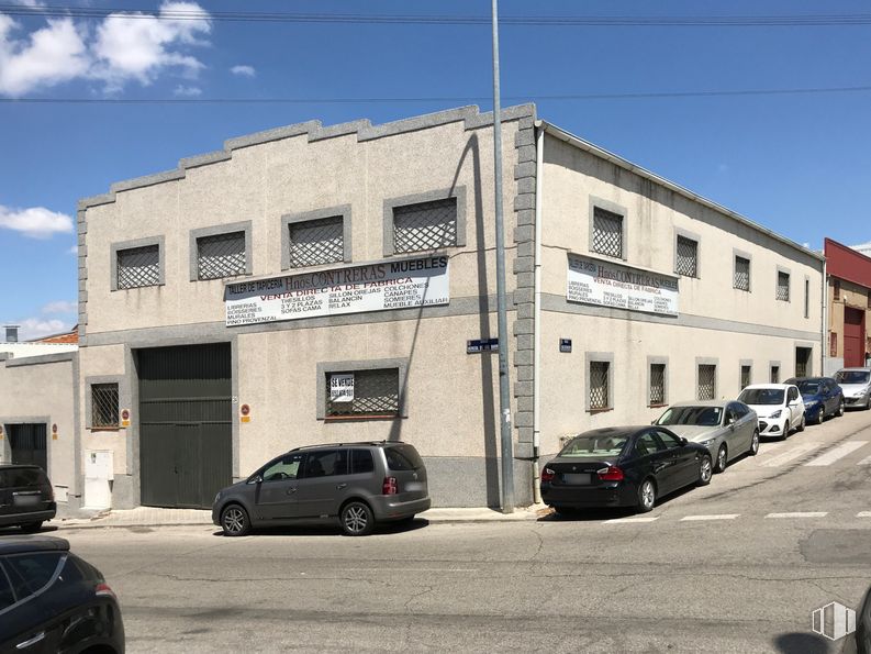 Nave en venta en Calle Vereda de los Barros, 24, Alcorcón, Madrid, 28925 con coche, edificio, luz de estacionamiento automotriz, vehículo terrestre, rueda, cielo, neumático, nube, propiedad y ventana alrededor