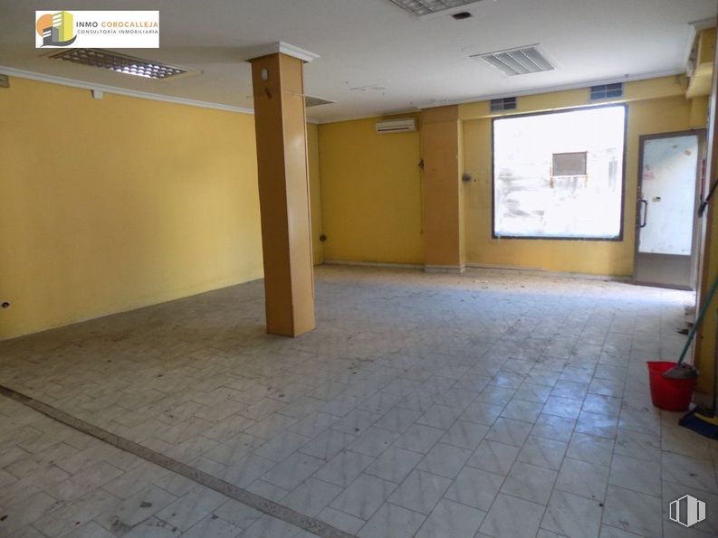 Local en venta en Zona centro, Leganés, Madrid, 28911 con pavimento, piso, accesorio, pasillo, casa, edificio, techo, ciudad, puerta y suelo de baldosas alrededor