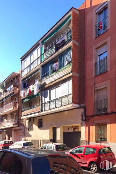 Local en venta en Calle Peña de la Atalaya, 120, Puente de Vallecas, Madrid, 28053 con coche, ventana, edificio, cielo, neumático, vehículo terrestre, vehículo, rueda, propiedad y vehículo motorizado alrededor