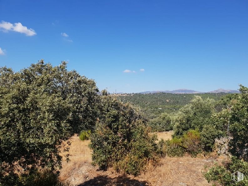 Local en venta en Avenida Serranía Ronda, Valdemorillo, Madrid, 28210 con nube, cielo, planta, ecorregión, paisaje natural, lote de tierra, montaña, paisaje, hierba y llanura alrededor