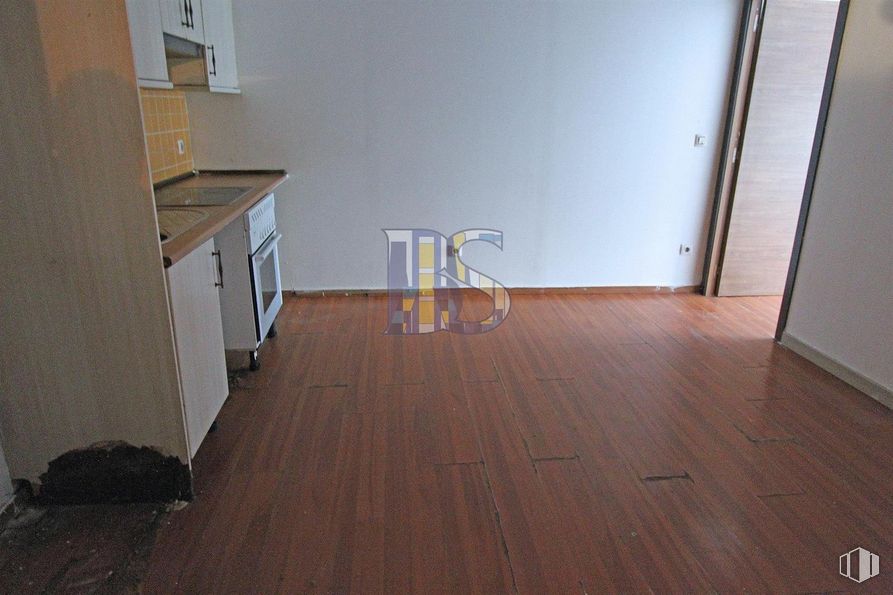 Oficina en venta en Calle Maqueda, La Latina, Madrid, 28024 con ebanistería, encimera, madera, edificio, suelos, interiorismo, suelo, tinte para madera, suelo laminado y propiedad material alrededor