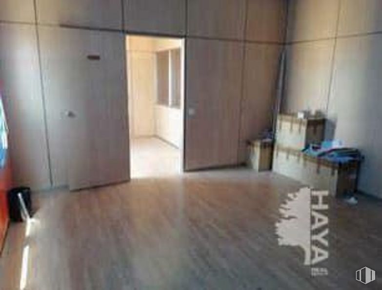 Industrial for sale at Calle Salmuero, 6, Chueca, Toledo, 45113 with furniture, door, cabinetry, building, fixture, wood, interior design, flooring, wood stain and floor around