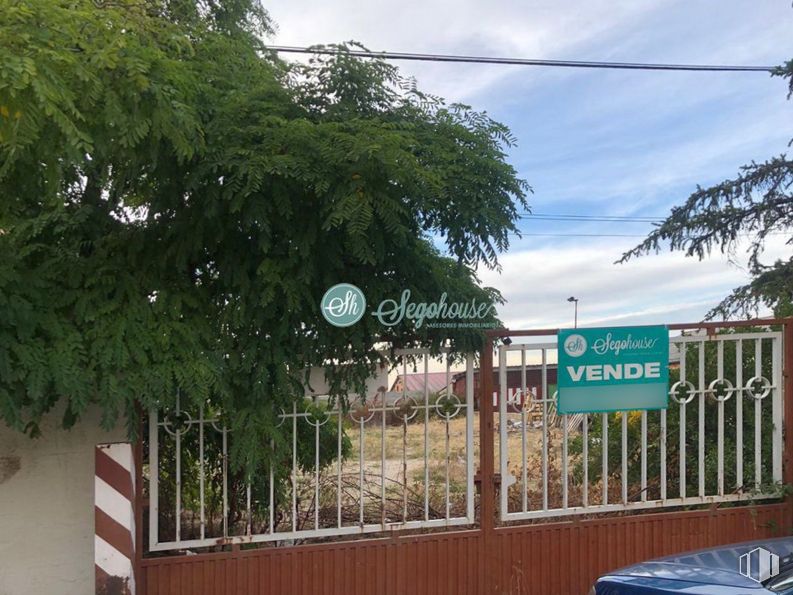 Land for sale at Calle Peñalara, Segovia, 40006 with plant, cloud, sky, property, building, tree, fence, arecales, house and neighbourhood around