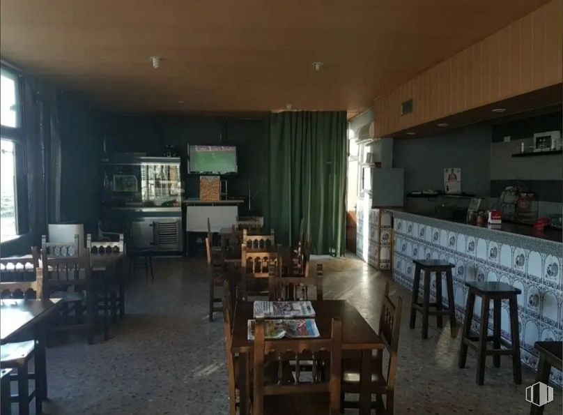 Retail for sale & for rent at Calle Nicanora Agüero, s/n, Velayos, Ávila, 05292 with kitchen & dining room table, stool, chair, cabinetry, furniture, table, property, lighting, window and wood around