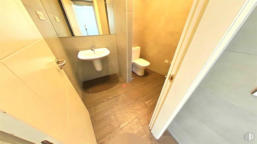 Office for sale at Calle Segundo Mata, Pozuelo de Alarcón, Madrid, 28224 with sink, toilet, tap, plumbing fixture, bathroom sink, building, bathroom, wood, fixture and house around