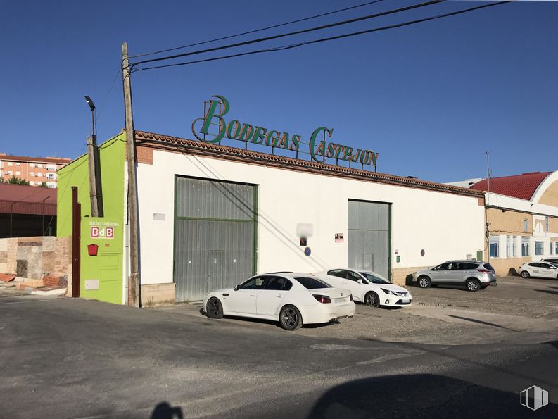 Nave en venta en Calle Real, Arganda del Rey, Madrid, 28500 con coche, edificio, puerta, luz de estacionamiento automotriz, cielo, neumático, rueda, vehículo, vehículo de motor y neumático automotriz alrededor