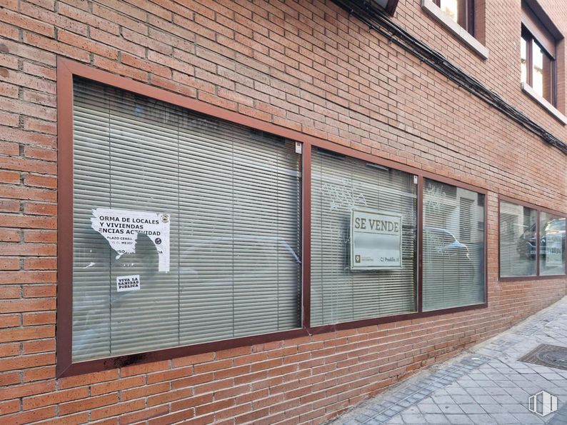 Local en alquiler y venta en Zona Prosperidad, Chamartín, Madrid, 28002 con ventana, albañilería, ladrillo, madera, superficie de la carretera, material de construcción, accesorio, barrio, fachada y inmobiliario alrededor