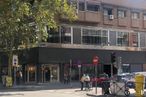 Retail for rent at Calle Alcalá, 388, Ciudad Lineal, Madrid, 28027 with building, person, window, tree, urban design, wheel, road surface, sidewalk, tire and facade around