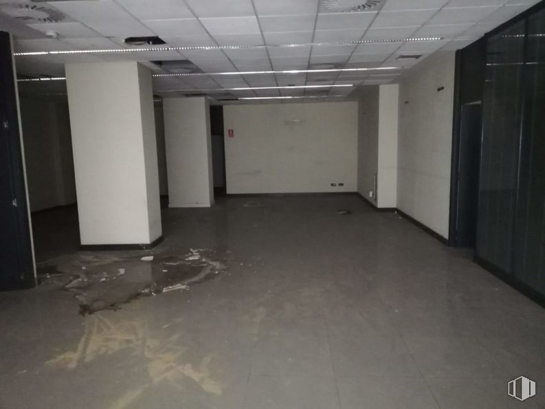 Retail for sale & for rent at Calle Hilarión Eslava, Chamberí, Madrid, 28015 with hall, flooring, fixture, floor, ceiling, event, room, city, parking and building around