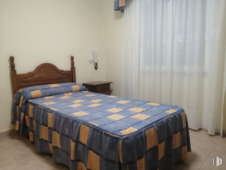 Retail for sale at Labajos, Labajos, Segovia, 40146 with bed, furniture, building, wood, lighting, comfort, interior design, curtain, bed frame and floor around