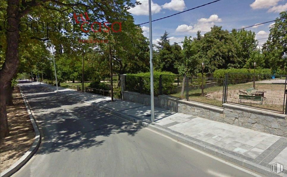 Land for sale at Plaza de Toros, Segovia, 40005 with plant, cloud, sky, road surface, shade, asphalt, tree, land lot, vegetation and urban design around