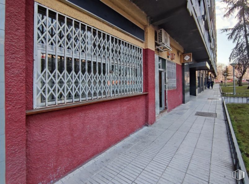 Local en venta en Calle Ministro Fernandez Ordoñez, 2, Alcorcón, Madrid, 28924 con ventana, planta, madera, ladrillo, albañilería, árbol, superficie de la carretera, diseño urbano, edificio y fachada alrededor