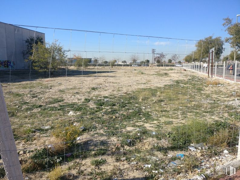 Suelo en venta en Zona industrial El Gato, Villaverde, Madrid, 28021 con edificio, cielo, propiedad, día, comunidad de plantas, planta, ecorregión, árbol, lote de tierra y superficie de carretera alrededor