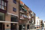 Retail for sale & for rent at Calle Goiri, 3, Tetuán, Madrid, 28039 with car, window, building, town, urban area, apartment, neighbourhood, residential area, facade and street around